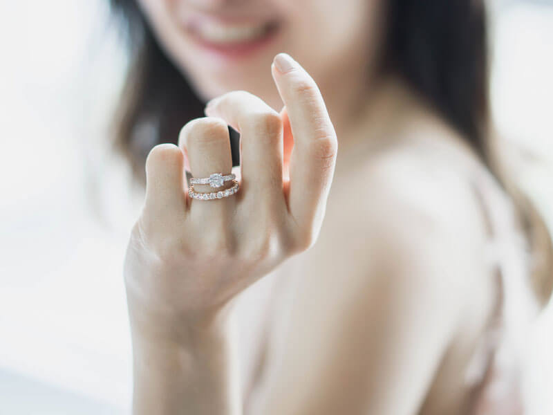婚約指輪と結婚指輪の重ね付けが合わない